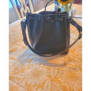Perfect Condition Classic Louis Vuitton Bucket Bag